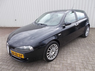 Alfa Romeo 147 2.0 T.Spark Business ( APK KEURING BIJ AFLEVERING! )