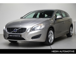 Volvo V60 T4 Momentum 180pk Volledig Volvo Dealer Onderhouden| Navigatie Full Map | Trekhaak | Stoelverwarming | Climate Control | Cruise Control | Parkeersensoren Achter |