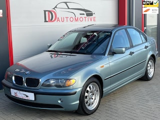BMW 318i Executive ZIE TEKST! AUT/DAK/LEER/PDC/NAP/ORGNL/FACELIFT