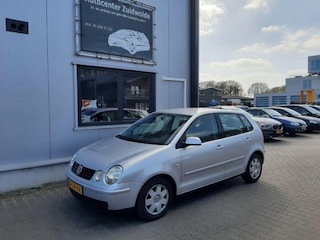 Volkswagen Polo 1.4-16V Highline clima cruise lmv apk 4-2026