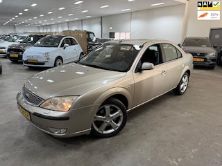 Ford Mondeo 2.0-16V Platinum / NETTE AUTO / RIJDT SCHAKELT GOED