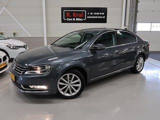 Volkswagen Passat 1.4 TSI Highline Executive Edition BMT Automaat Navigatie Leer/Alcantara 2e Eigenaar Boekjes aanwezig Nette auto Sportvelgen NAP DSG Stoelverwarming