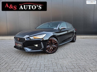 Cupra Leon 2.0 TSI 300pk Panodak Kuipstoelen Carbon Beats Camera Blindspot Sfeer Draadlozeoplader