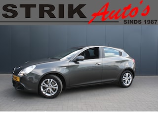 Alfa Romeo Giulietta 1.4 T Distinctive - AUTOMAAT - NAVIGATIE - XENON - PDC