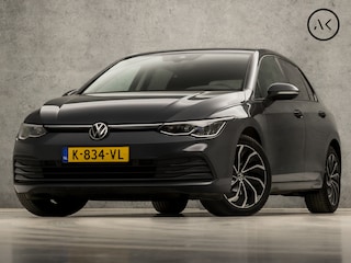 Volkswagen Golf 2.0 TDI Sport 150Pk Automaat (APPLE CARPLAY, GROOT NAVI, SFEERVERLICHTING, STUUR/STOELVERWARMING, GETINT GLAS, SPORTSTOELEN, KEYLESS, LED KOPLAMPEN, NIEUWE APK, NIEUWSTAAT)