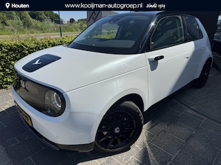 Honda e Base | Eerste Eigenaar | Super Netjes | Adaptieve Cruise Control | Panoramadak | Stoelverwarming | Enz...