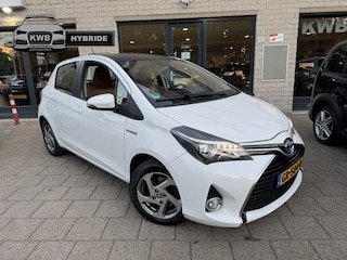 Toyota Yaris 1.5 Hybrid Dynamic leer camera navigatie