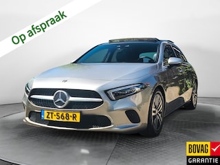 Mercedes-Benz A-klasse 250 4MATIC Premium Plus (225PK) 2e-Eig, MB-Dealer-Onderh, 12-Mnd-BOVAG, NL-Auto, Navigatie, Panoramaschuifdak, Ambient-Lighting, Parkeersensoren-V+A, LM.-Velgen, Leer, Elektrische-Stoelen, Stoelverwarming, Full-Virtual-Cockpit, Privacy-Glas