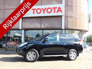 Toyota Land Cruiser 3.0 D-4D-F LX Window Van