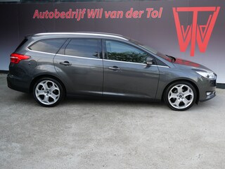 Ford Focus Wagon 1.0 TITANIUM | NAVI | XENON | 18 INCH | 125 PK | RIEM V.V. | APK 04-2026!!