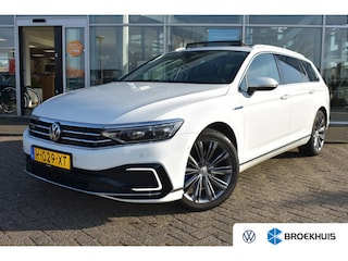 Volkswagen Passat Variant 1.4 TSI 218PK DSG-6 GTE Business | PANORAMADAK | TREKHAAK | ALCANTARA