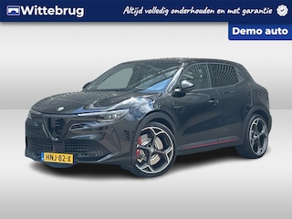 Alfa Romeo Junior Elettrica 280 PK Veloce 54 kWh SportStoelen | Sport onderstel | Full Options