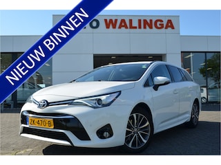 Toyota Avensis Touring Sports 1.8 VVT-i Dynamic Keyless | a.Camera | Stoelverwarming | Navi | Cruise | Climate | DAB | Trekhaak | Getint glas | LMV
