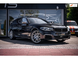 BMW 5-serie Touring 540i xDrive High Executive|Adaptive onderstel|Sport Aut|Elec trekhaak|M-Pakket|HUD|Adaptive cruise