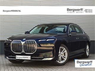 BMW i7 xDrive60 - Stoelverwarming voor + achter - Head-up Display - 106kWh