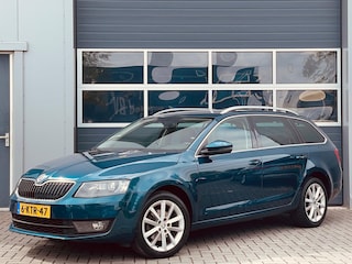 Skoda Octavia Combi 1.6 TDI Elegance | Automaat | Leder | Xenon | Navi | Keyless | Premium audio