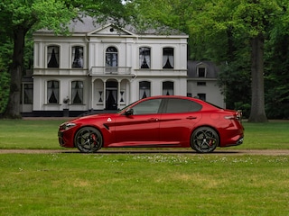 Alfa Romeo Giulia 2.9 V6 Quadrifoglio | MY22 | Carbon dak | Harman/Kardon | 20 inch | Carbon stuur | Adapt. cruise | Camera