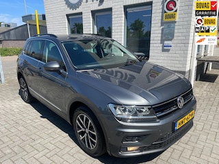 Volkswagen Tiguan 1.5 TSI Comfortline Business / Add. Cruise / Climate controle / Trekhaak / Navigatie / Telefoon / PDC V+A