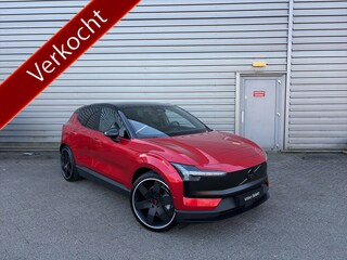 Volvo EX30 Single Motor Extended Range Ultra 69 kWh / Alleen bij Jacob Schaap / Velgen 21" Everlast / Fusion RED Wrap / Verlaagd /