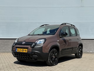 Fiat Panda 1.2 69PK Trussardi Uitvoering | Parkeersensoren | Automatische Airco | Elektrische Ramen Voor | 4 Zits | Lichtmetalen Velgen