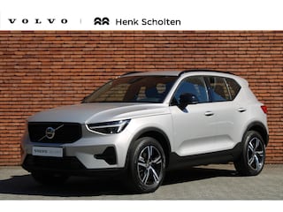 Volvo XC40 B4 Plus Dark | Trekhaak | Verwarmbare Voorstoelen | DAB+ | Apple Carplay | Parkeercamera | Google Maps | Lichtmetalen Velgen | Adaptieve Cruise Control | Bluetooth Telefonie & Multimedia