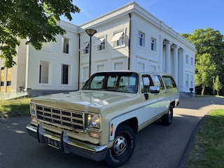 Chevrolet Suburban 1976, LPG, 6 PERS, GERESTAUREERD
