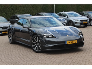 Porsche Taycan 4S Performance 84 kWh / Panoramadak / Camera / Luchtvering / Achterasbesturing / 20'' / Bose / Sportchrono / ACC / Stuurverwarming / Warmtepomp / DAB / Stoelverwarming