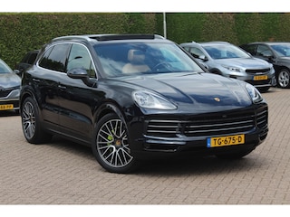 Porsche Cayenne 3.0 E-Hybrid / Panoramadak / 360Camera / Luchtvering / 21'' / Softclose / Keyless / Sportchrono / Stuurverwarming / Stuurverwarming / DAB / Stoelverwarming / ACC