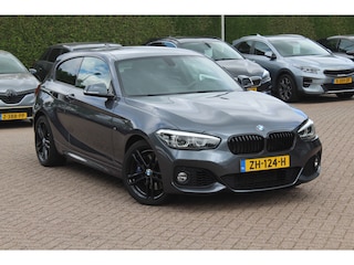 BMW 118i Edition M Sport Shadow High Exe. / Leder / Navigatie / Parkeerhulp V+A / 18'' / Stoelverwarming / Cruise Control