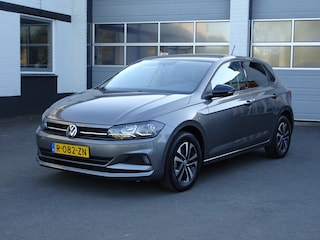 Volkswagen Polo 1.0 TSI Comfortline Business. Airco, parkeersensoren voor en achter, cruise controle, carplay, digitaal dashboard, licht metalen velgen, donker glas, verwarmde voorstoelen, enz