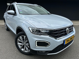 Volkswagen T-Roc 1.0 TSI Style // led koplampen // trekhaak //