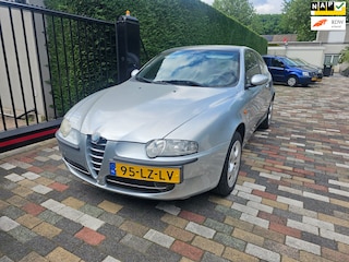 Alfa Romeo 147 2.0 T.Spark Distinctive 2003 LAGE KM Cruise