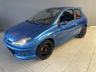 Peugeot 206 1.6-16V XS lage prijs: Lichte gebruikssporen