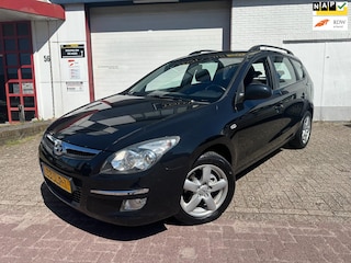 Hyundai i30 CW 1.4i Blue Dynamic |NIEUW APK|LUXE UITV|AIRCO |PARKEER SENSOREN| LM VELGEN|