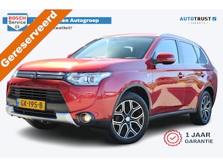 Mitsubishi Outlander 2.0 PHEV Limited Edition X-Line | incl. 12 maanden garantie | Trekhaak | Camera | Stoelverwarming | Schuif/kantel dak | Parkeersensoren | Cruise control | 18" velgen | Climate control | Isofix | Elektrische kofferklep | Keyless entry + start |