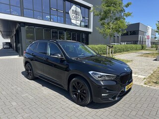 BMW X1 xDrive25e Executive Sportline, M stuurwiel, Keyless, Camera
