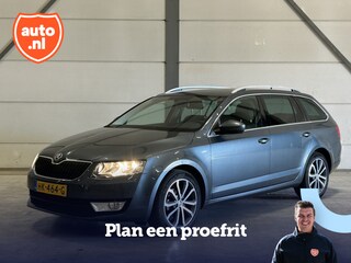 Skoda Octavia Combi 1.2 TSI Greentech Edition Businessline | Trekhaak | Cruise Control | Stoelverwarming | Navigatie | Parkeersensoren achter | 17"LM Velgen |