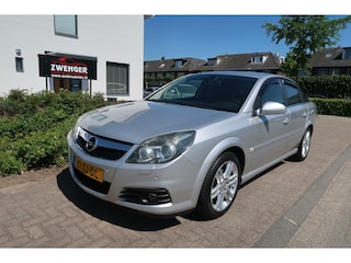 Opel Vectra GTS 1.8-16V Aut NAVIGATIE|TREKHAAK|XENON|PDC|AIRCO|2E EIGENAAR