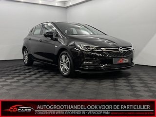Opel Astra 1.4 Turbo Online Edition Half leder, Parkeersensoren, Navi, Keyless start, Rijstrook correctie, Cruise control