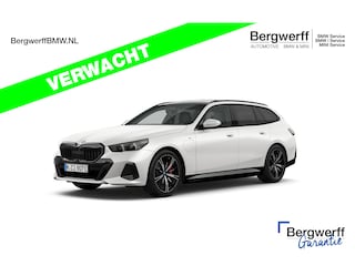 BMW 5-serie Touring 550e xDrive M-Sport Pro - Pano - Driving Ass Prof - Onderstel Prof