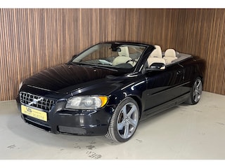 Volvo C70 Convertible 2.5 T5 Momentum - 230 pk - 14045,- EX BTW - Youngtimer