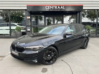 BMW 5-serie Touring 520i High Executive LCI 184PK|Navi|Camera|Carplay|Stoelverwarming|Cruise Control