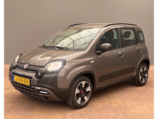 Fiat Panda 1.0 Hybrid City Cross All Season | 15'' Lichtmetaal | Airco | Parkeersensoren | Centrale vergrendeling | Airco | Bumpers in carrosseriekleur | Elektrische ramen voor