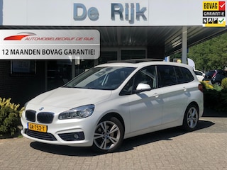 BMW 2-serie Tourer 218i Sport | Schuifdak, Leder, Navi, Stoelverw., Trekhaak, Cruise, Climate | Parelmoer | NAP |