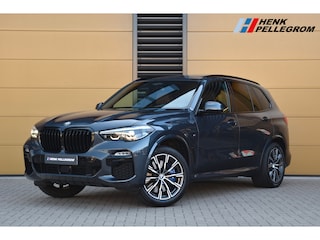 BMW X5 xDrive40i High Executive * M Sportpakket * Trekhaak * Comfortstoelen * Panoramadak * Head-up * DAB *