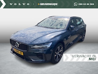 Volvo V60 2.0 T6 Recharge AWD R-Design | Trekhaak | DAB | Parkeersensoren V+A | Parkeercamera | 19"lm velgen | BLIS (dodehoekdetectie) | Stoelverwarming | Stuurverwarming | Volvo on Call | Harman/Kardon |