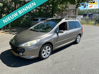 Peugeot 307 SW 2.0-16V Pack NETTE AUTO MET 7 PLEKKEN DAS FIJN