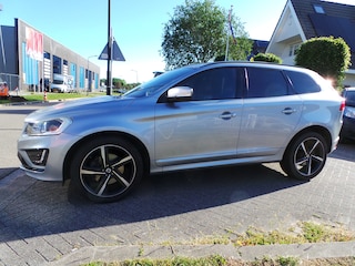 Volvo XC60 2.0 T5 FWD R-Design Navi,Pano,Dodehoek,Leer,20"Lmv,Enz