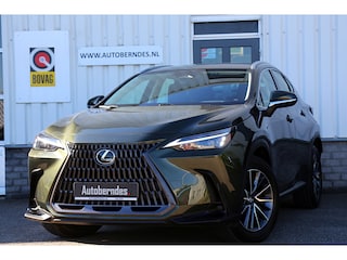 Lexus NX 350h*Lexus fabr.garantie t/m 04-2033*Perfect Lexus Onderh.*BTW*ACC/Stoelverw./Stuurverw./Camera/Proact. Rijass./Rijstrook/DAB/LED/Half Leder-alcant./18 inch LM*