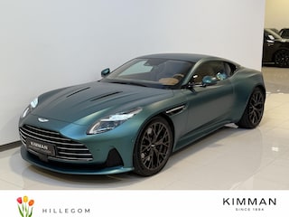 Aston Martin DB12 4.0 V8 | Coupe | Satin Racing Green | 21 velgen Satin Bronze | Incl. BPM
